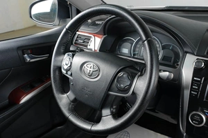 Седан Toyota Camry 2013 года, 1479000 рублей, Тюмень