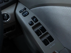 Минивэн Toyota Isis 2010 года, 1155000 рублей, Краснодар