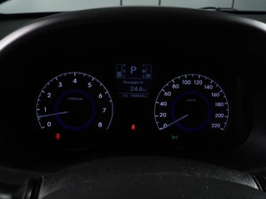 Седан Hyundai Solaris 2015 года, 1095000 рублей, Красный Пахарь