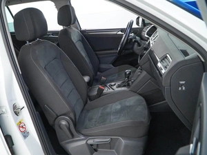 Внедорожник Volkswagen Tiguan 2018 года, 2389000 рублей, Москва