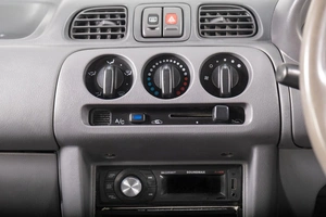 Хетчбэк Nissan March 2001 года, 349000 рублей, Томск
