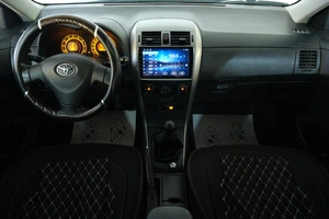 Седан Toyota Corolla 2007 года, 859000 рублей, Омск