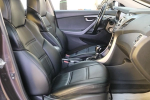 Седан Hyundai Elantra 2015 года, 1349000 рублей, Омск