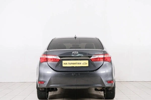 Седан Toyota Corolla 2018 года, 1749000 рублей, Красноярск