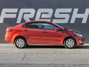 Седан Kia Rio 2013 года, 800000 рублей, Краснодар