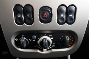 Хетчбэк Renault Sandero 2011 года, 459000 рублей, Пермь