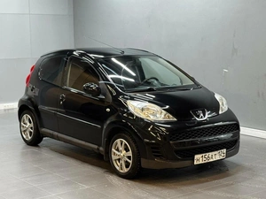 Хетчбэк Peugeot 107 2010 года, 497000 рублей, Красноярск