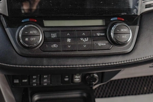 Внедорожник Toyota RAV4 2017 года, 2589000 рублей, Челябинск