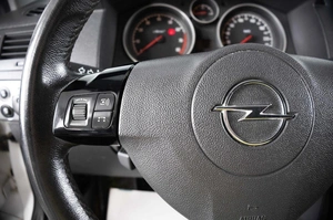 Хетчбэк Opel Astra 2011 года, 759000 рублей, Пермь