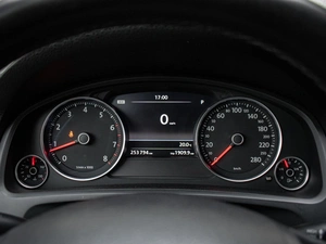 Внедорожник Volkswagen Touareg 2012 года, 2660000 рублей, Краснодар