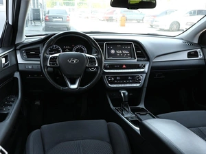 Седан Hyundai Sonata 2018 года, 1699300 рублей, Волгоград