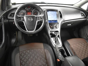 Хетчбэк Opel Astra 2013 года, 769900 рублей, Казань