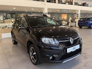 Хэтчбек Renault Sandero 2014 года, 940000 рублей, Орёл