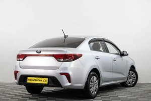 Седан Kia Rio 2018 года, 1319000 рублей, Сургут