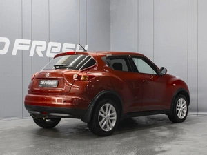 Внедорожник Nissan Juke 2012 года, 1050000 рублей, Омск
