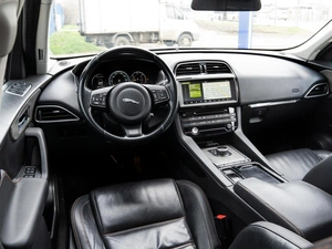 Внедорожник Jaguar F-Pace 2016 года, 2499000 рублей, Краснодар