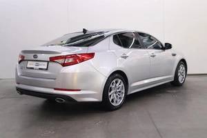 Седан Kia Optima 2011 года, 1220000 рублей, Брянск