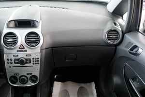 Хетчбэк Opel Corsa 2011 года, 489000 рублей, Омск