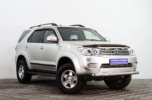 Внедорожник Toyota Fortuner 2010 года, 2609000 рублей, Сургут
