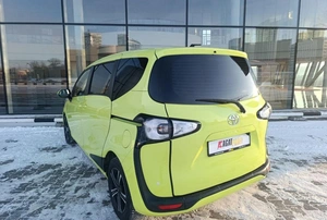 Минивэн Toyota Sienta 2017 года, 1200000 рублей, Красноярск