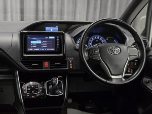 Минивэн Toyota Esquire 2015 года, 1849000 рублей, Красноярск