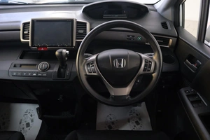 Минивэн Honda Freed 2012 года, 1149000 рублей, Омск