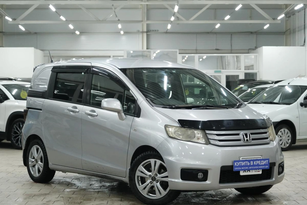 Минивэн Honda Freed 2010 года, 1199000 рублей, Омск