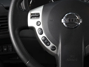 Внедорожник Nissan X-Trail 2014 года, 1360000 рублей, Омск