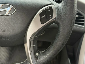 Седан Hyundai Avante 2012 года, 850000 рублей, Красноярск