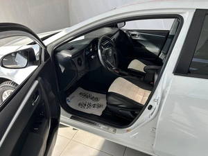 Седан Toyota Corolla 2018 года, 1885000 рублей, Смоленск