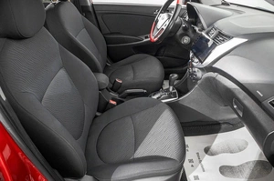 Седан Hyundai Solaris 2011 года, 899000 рублей, Барнаул