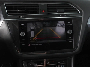 Внедорожник Volkswagen Tiguan 2021 года, 2920000 рублей, Красный Пахарь