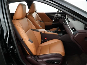 Седан Lexus ES 2021 года, 4618888 рублей, Москва