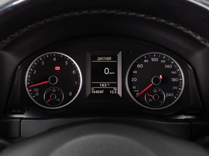 Внедорожник Volkswagen Tiguan 2012 года, 1169000 рублей, Тюмень