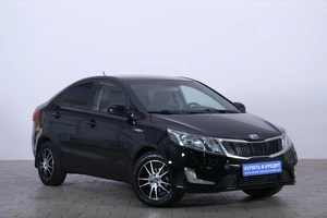 Седан Kia Rio 2013 года, 599000 рублей, Омск