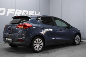 Хетчбэк Kia Ceed 2012 года, 1090000 рублей, Омск