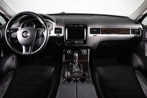 Внедорожник Volkswagen Touareg 2011 года, 2199000 рублей, Сургут