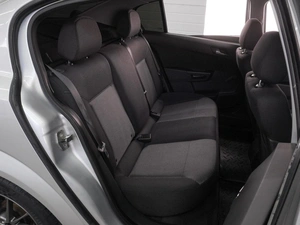 Седан Opel Astra 2010 года, 699000 рублей, Воронеж