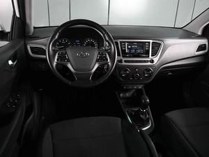 Седан Hyundai Solaris 2019 года, 1319000 рублей, Аксай