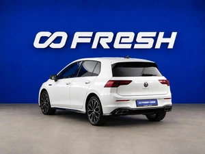 Хетчбэк Volkswagen Golf 2021 года, 2799444 рублей, Москва