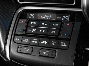 Минивэн Honda Stepwgn Spada 2017 года, 2459000 рублей, Тюмень