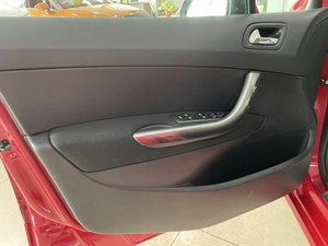 Хетчбэк Peugeot 308 2011 года, 527000 рублей, Солонцы