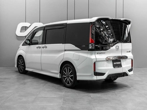 Минивэн Honda Stepwgn 2017 года, 2299000 рублей, Тюмень