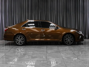 Седан Toyota Camry 2018 года, 2399000 рублей, Тюмень