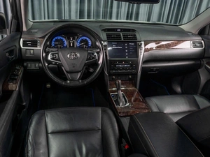 Седан Toyota Camry 2018 года, 2568000 рублей, Тюмень