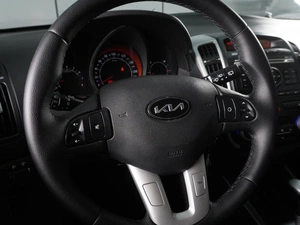 Хетчбэк Kia Ceed 2011 года, 963000 рублей, Красный Пахарь