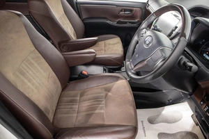 Минивэн Toyota Esquire 2017 года, 2389000 рублей, Барнаул