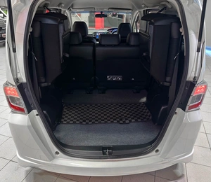 Минивэн Honda Freed 2012 года, 1147000 рублей, Красноярск