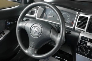 Седан Toyota Corolla 2003 года, 529000 рублей, Тюмень