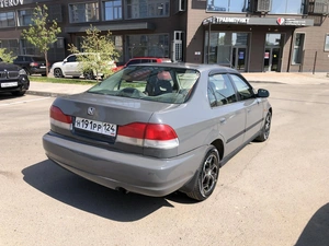 Седан Isuzu Gemini 1999 года, 330000 рублей, Красноярск